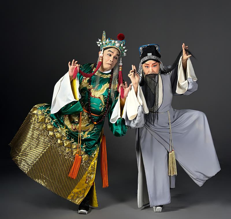 國立傳統藝術中心臺灣豫劇團《求你騙騙我》由豫劇名家(右)朱海珊、殷青群同臺飆戲