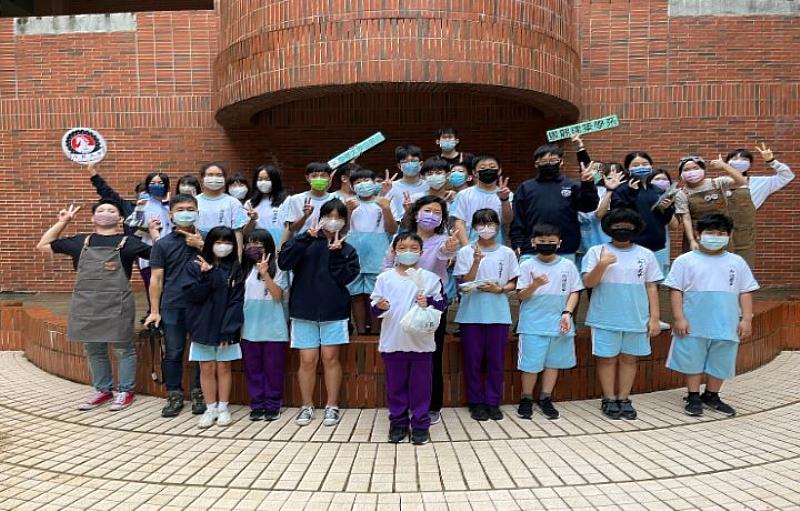 中華大學景觀系與內湖國中合作，推出的香山食農餐桌，有吃又有玩，讓國中生相當期待下次能再舉辦這樣有意義的體驗課程。