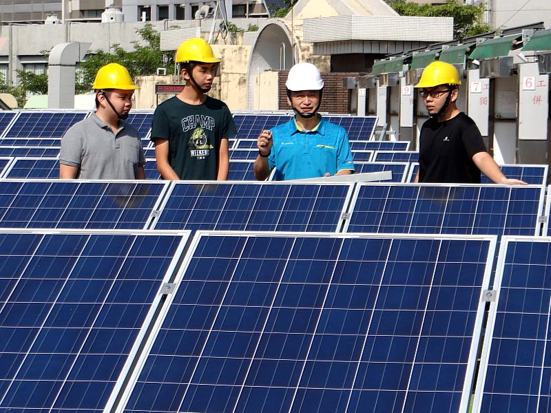正修科大太陽能光電乙級檢定場。