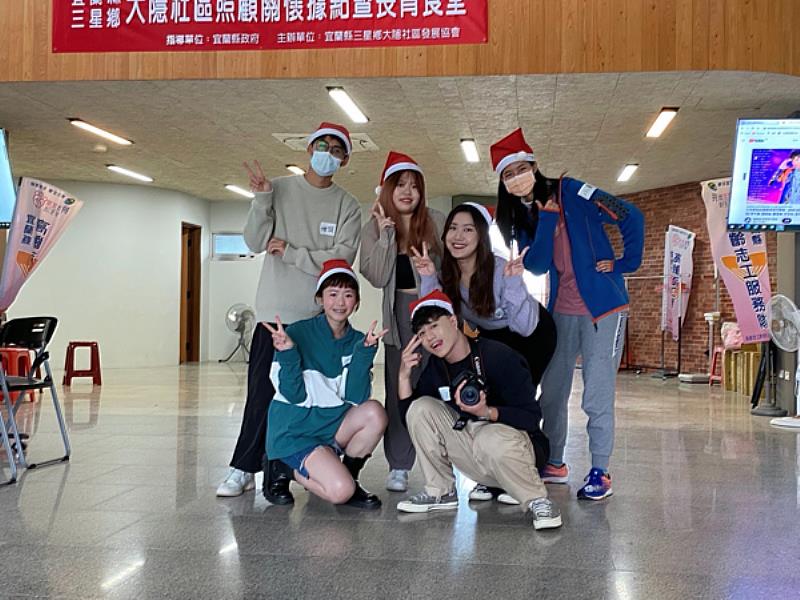 圖一：世新大學學生熱情如火，在寒冷的冬天開心執行健康傳播行銷企劃