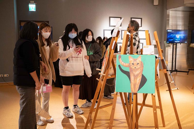 2022北商大藝術季成果展開幕式於12月13日在桃園校區圖書館舉行，展出至12月16日。