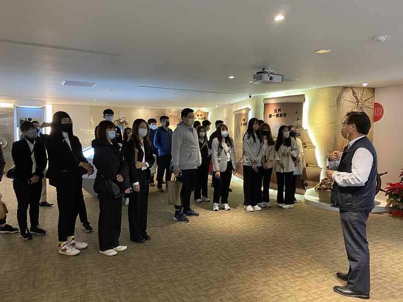 金融系師生參訪台灣股票博物館，認識股票的發展演進