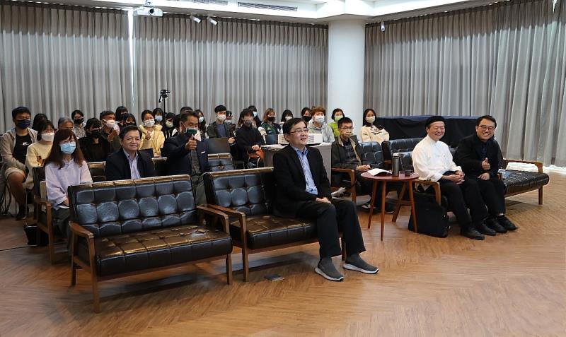 頒贈典禮現場與會者合影留念。