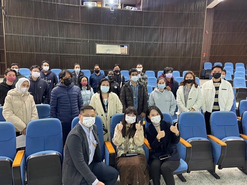 晶元光電-臺科大校友企業徵才說明會合照