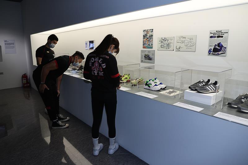 World Gym教練受邀出席潮鞋特展，憑展覽票根可至全台World Gym門市兌換20天體驗。圖／聯合數位文創提供