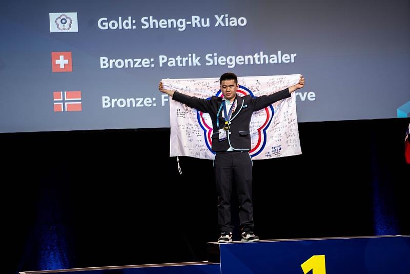 臺科大不分系蕭聖儒同學為台灣拿下「電氣裝配」職類的首面金牌，更是本屆金牌最高分，榮獲國家最佳選手。