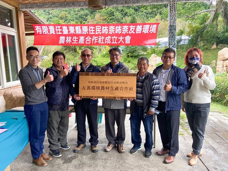 長濱鄉農會洪正憲總幹事也到場支持及致賀。