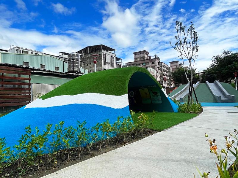 兒五樓厝公園以蘆洲河濱美麗的水岸風光為發想