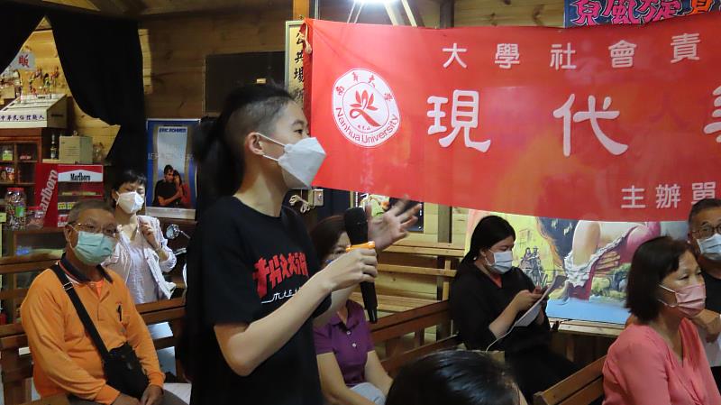 南華大學舉辦健康講座 ，邀請大林慈濟醫院賴寧生院長演講，現場學生踴躍提問。