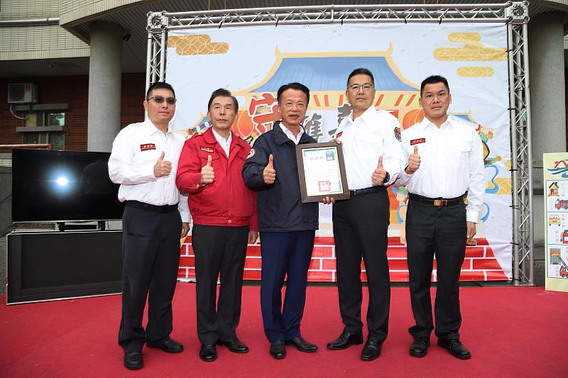 農工大縣猛男再現！嘉義縣消防局首發消防農民曆