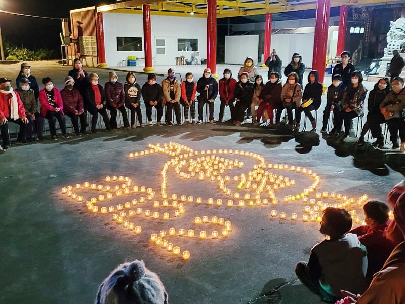 南華大學攜手古坑麻園村續辦「麻園平安節」，以感恩之心送舊迎新，一同祈願平安。