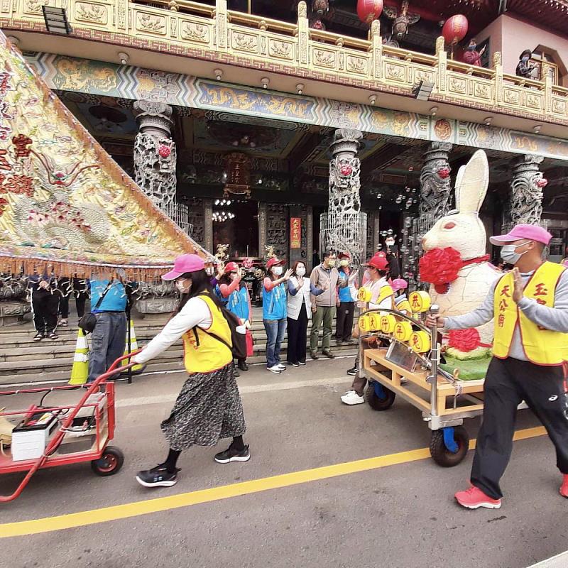 112元旦玉皇宮遶境遊行 縣長周春米祈福屏東向前衝4
