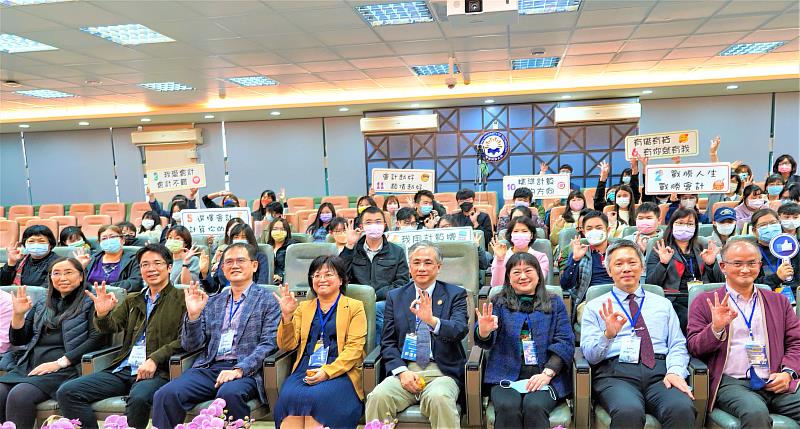 JACKSOFT公司捐贈朝陽科大價值千萬之先進稽核軟體，幫助學子考取企業資源規劃(ERP)應用師及電腦稽核軟體應用師(JCCP)證照，大受好評。