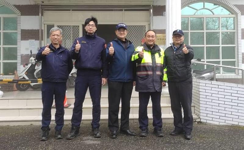 揪感心ㄟ！農曆年前東縣警局林副局長南橫線慰勤