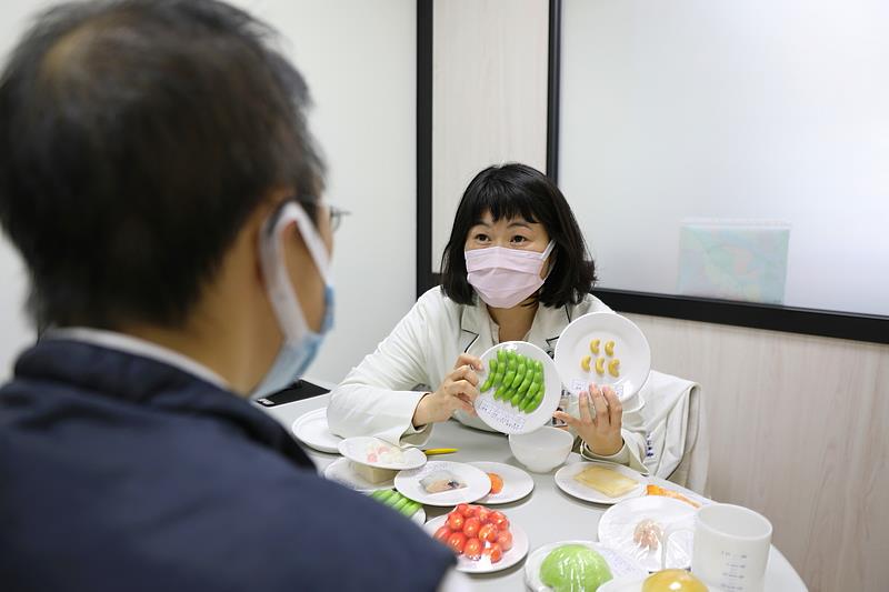 花蓮慈院林惠敏營養師表示，在營養諮詢門診最常見到的缺鐵患者，其實是偏食或挑食的年輕人。