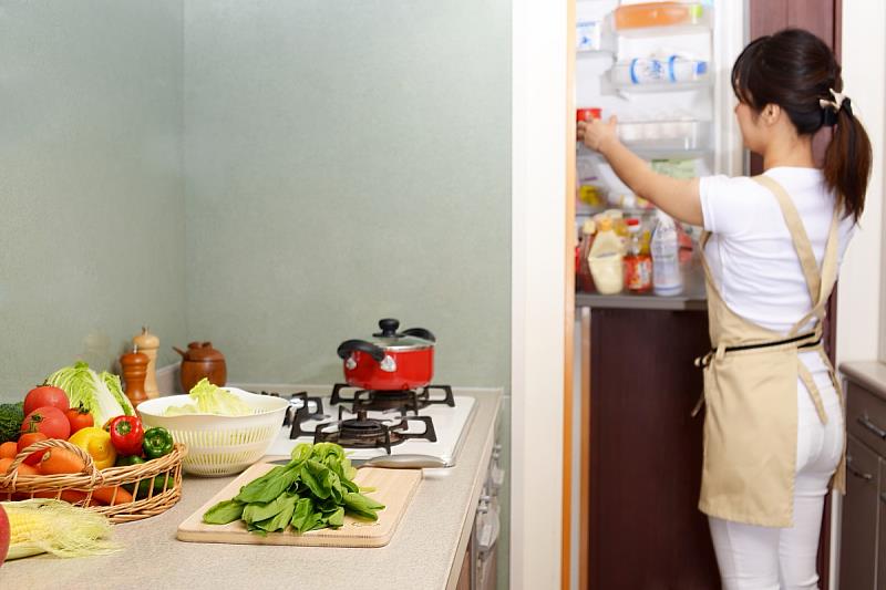 信義居家指出，打造流暢的廚房動線，可以讓準備年夜飯更加順利。（圖：信義居家提供）