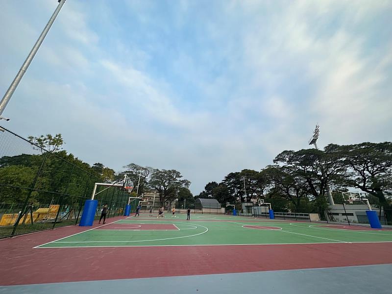 屏東公園戶外球場 19日起開放球友試用體驗