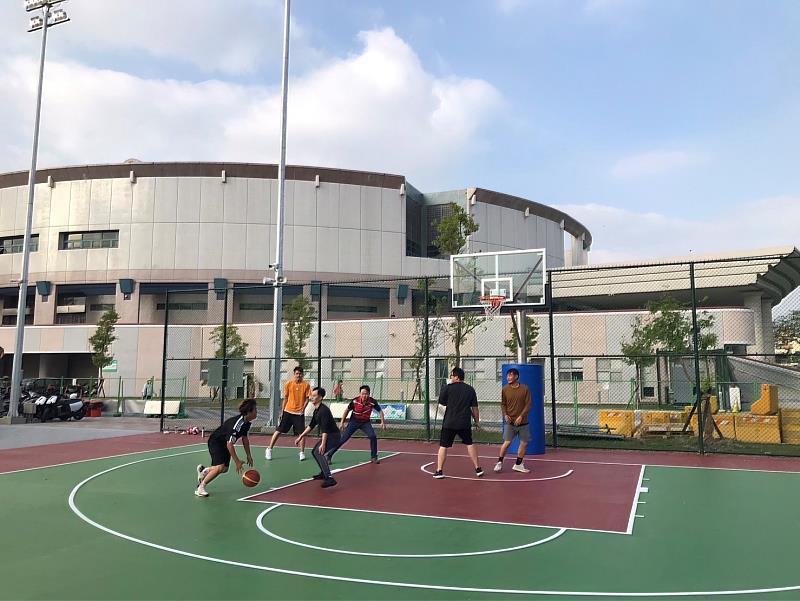 屏東公園戶外球場 19日起開放球友試用體驗