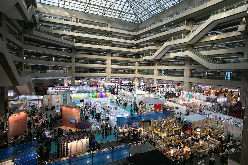 2023台北國際書展共計有32國、470家海內外參展單位，閱讀推廣活動、作家見面會、簽書會等推廣活動預計將逾500場。