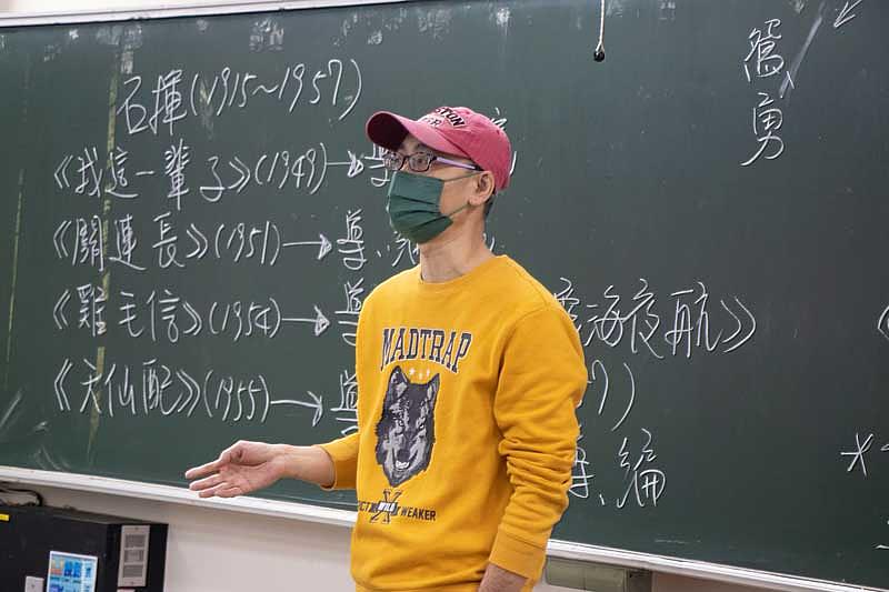 圖四：世新廣電系主任葉基固教學認真也為行政帶入熱血新風格