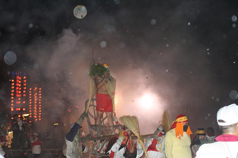 台東元宵節特色-炮炸寒單爺及體驗活動安排20餘場次 呼籲民眾與遊客裝備齊全