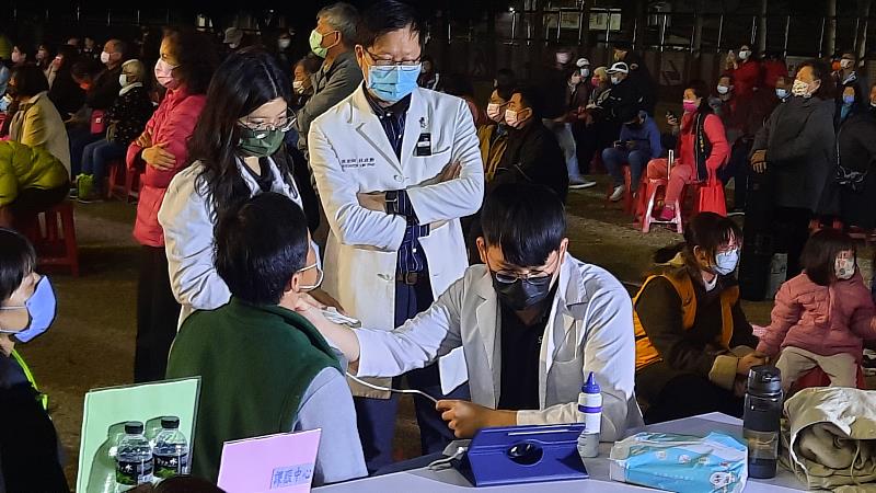 中臺科大使用甲狀腺超音波讓民眾體驗