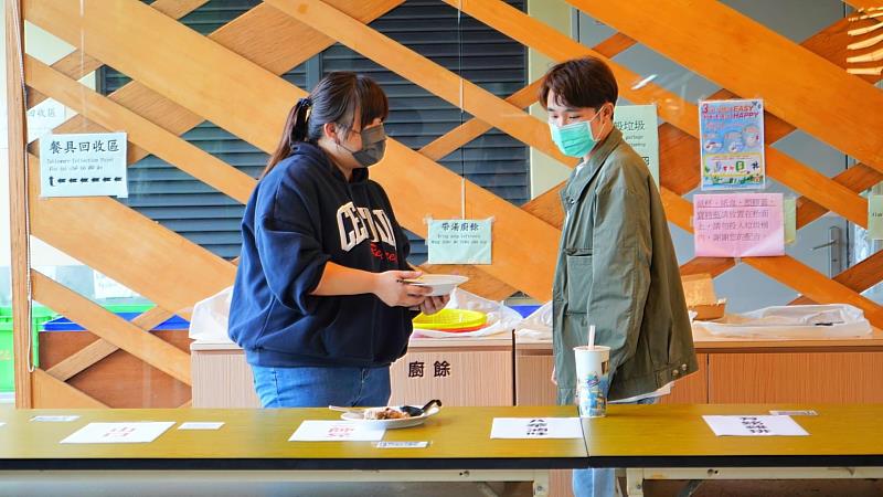 食是求適團隊宣導預防剩食，減少浪費