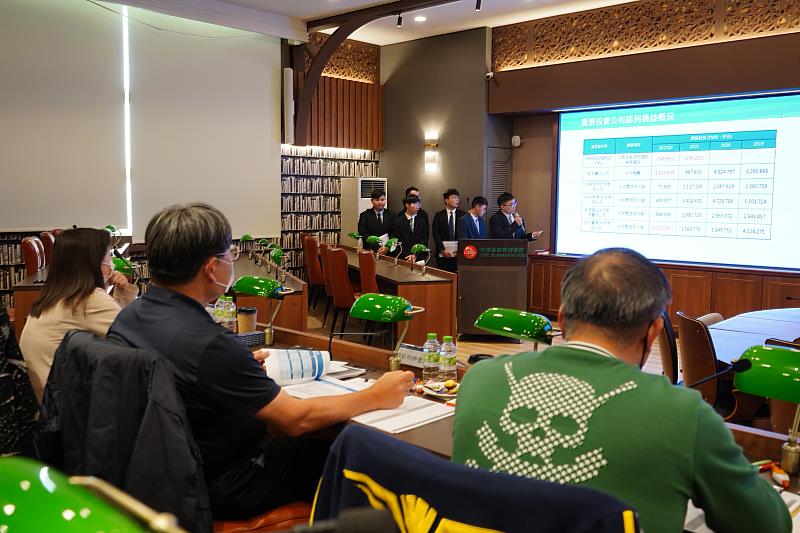 臨場感十足的徵信報告發表現場，學生們雖緊張，仍努力穩住台風，力求拿出最佳專業表現(圖/中金院提供)