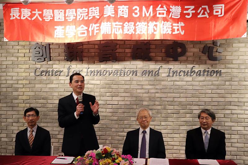 3M台灣子公司仝漢霖董事總經理(左二)支持產學合作培育人才。