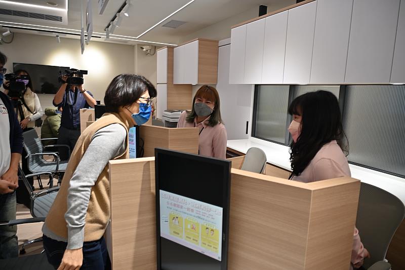 臺東縣民服務中心優化升級 開啟智能與溫馨服務模式 即日起提供24小時智能櫃取件