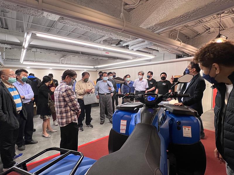 貴賓參訪電動車產業技術研發暨人才培育中心