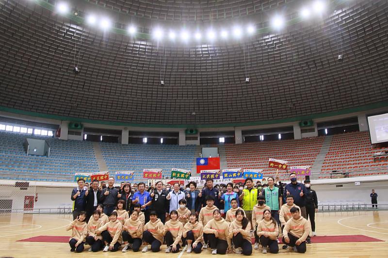 縣立體育館優化啟用 臺東第二屆品學盃校際籃球對抗賽開打 饒慶鈴:鼓勵孩子兼顧品格與學業！