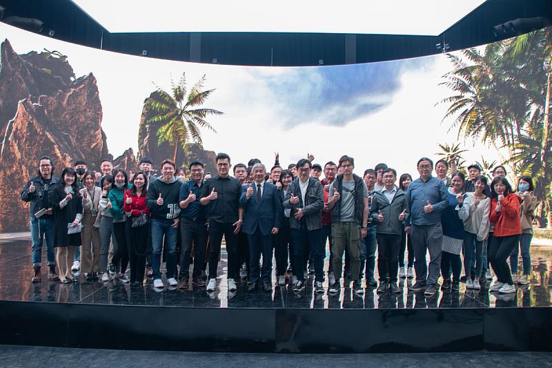 圖三：橫跨廣告、科技、電競與國民教育領域的專家蒞臨世新智能攝製基地，期盼未來開展各項產學合作