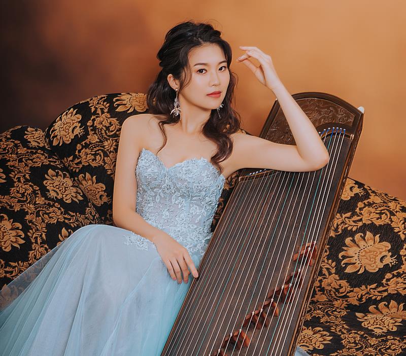 氣質古箏才女林辰樺發行新專輯《樂遊古今》（圖／風潮音樂供）