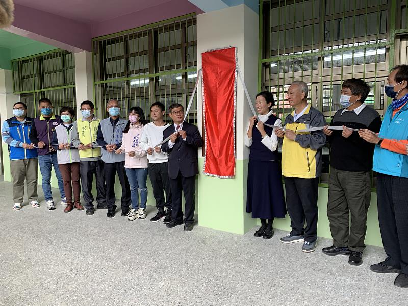 福德國小靜思閱讀書軒揭牌啟用(頂新和德文教基金會提供)