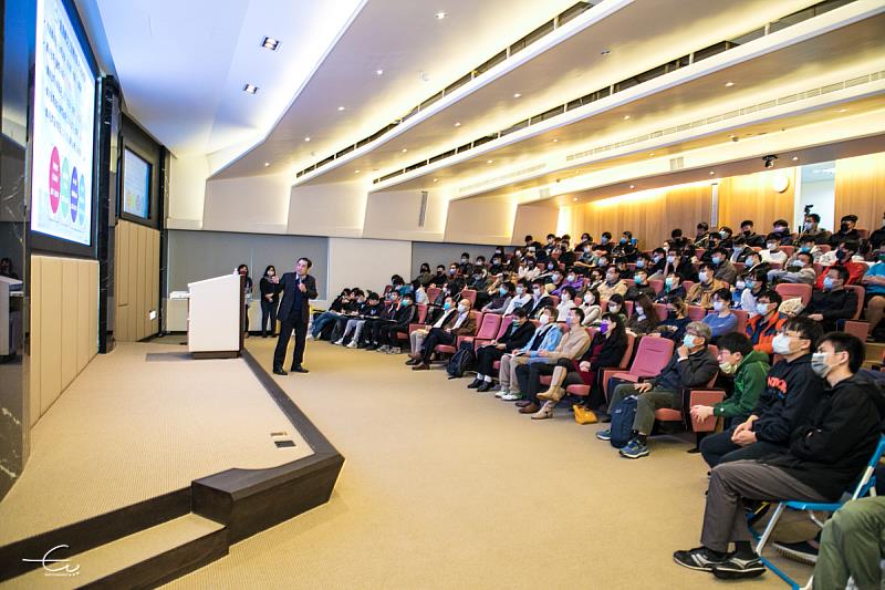 林院長指出臺灣在能源轉型中的許多挑戰