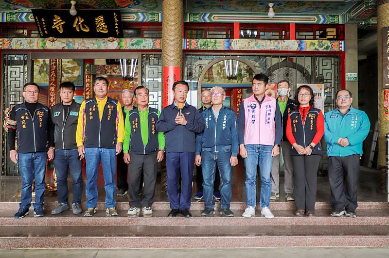 翁章梁回鄉贈匾 贈義竹鄉慈化寺「董扶得樂」匾額 -2