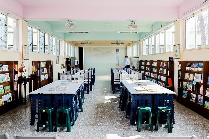 嘉縣第12座靜思閱讀書軒落成 東榮國小師生喜迎閱讀新空間-5