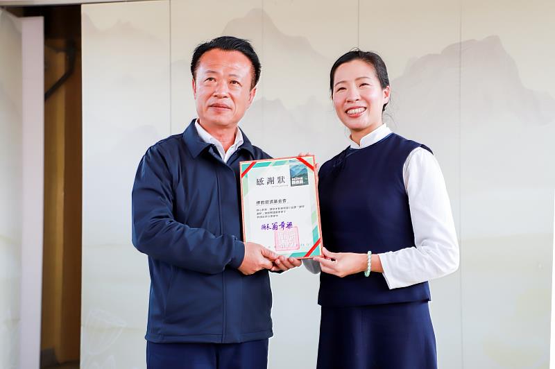 嘉縣第12座靜思閱讀書軒落成 東榮國小師生喜迎閱讀新空間-4