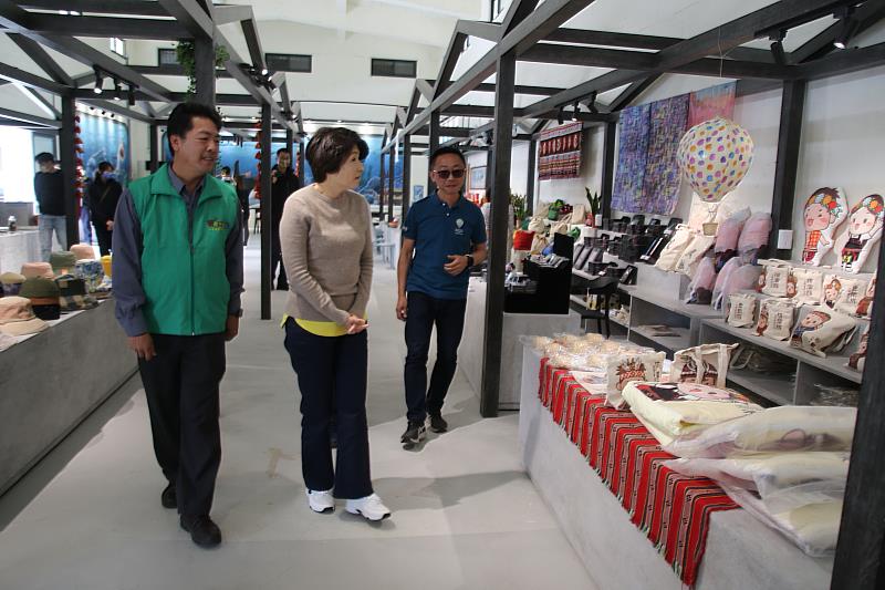 臺東東河農民節！饒慶鈴表彰模範農民 允與農會持續推廣農產品