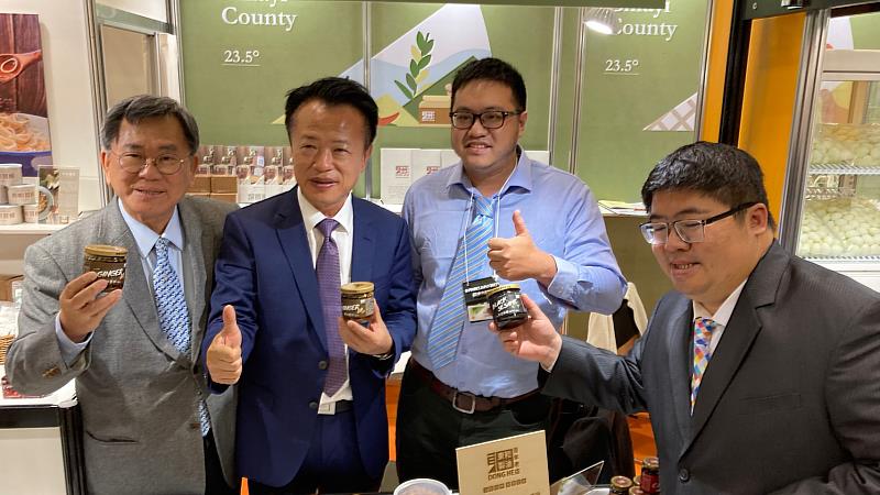 亞洲最大食品展開展！ 翁章梁率嘉義優鮮業者拚國際訂單-4