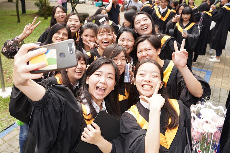 畢業前開始建立進修習慣，可累積實力擴大職涯選項（文化大學提供）