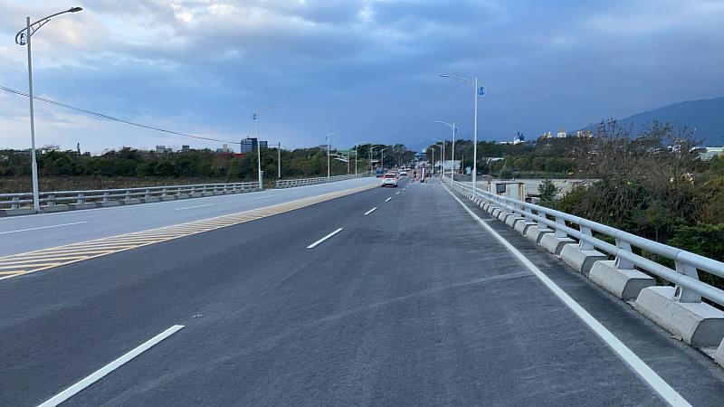 臺東縣政府辦理南王右岸三號堤防改善工程實施交通管制 南平橋13日起封閉