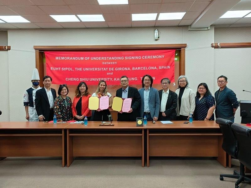 正修餐飲與西班牙廚藝觀光學院簽署MOU。