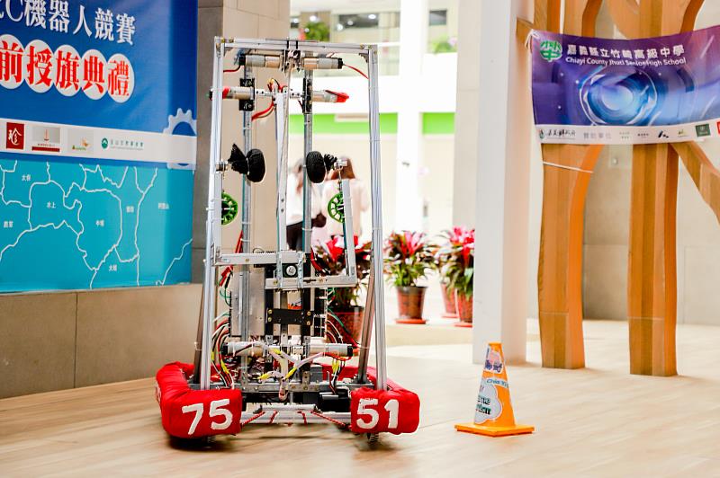 嘉縣代表隊參加機器人競賽全球最高殿堂 縣府補助7成經費-4