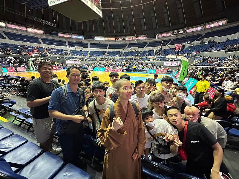 南華大學男籃隊至菲律賓移地訓練，並前往阿拉內塔體育館觀賞菲律賓職業籃球聯賽。