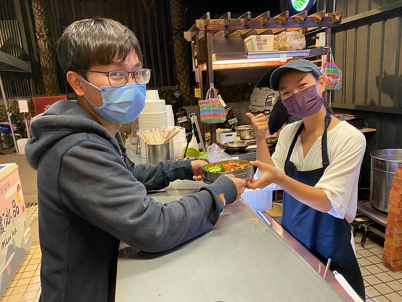 使用循環容器不麻煩 臺東環保局邀大家垃圾減量從「買便當」開始