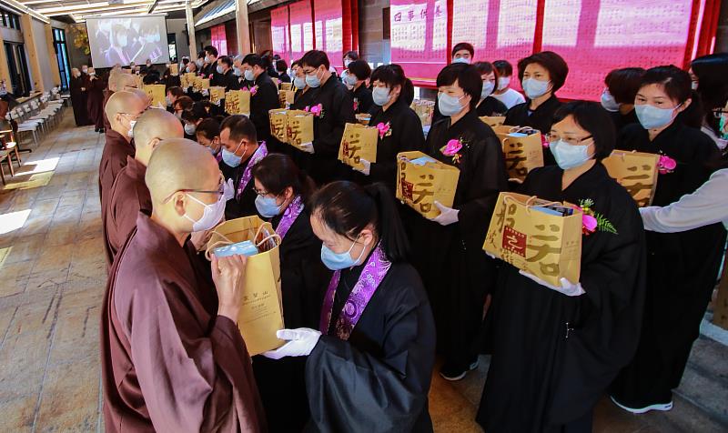 圖說3、3月12日靈鷲山2023春季禪關圓滿齋僧，因緣殊勝。（靈鷲山佛教教團提供）