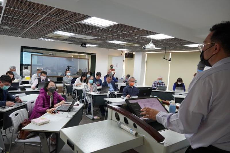 面對ChatGPT來勢洶洶，各大學嚴陣以待，中華大學在校長劉維琪指示下，教發中心日前已成立工作坊正面迎戰。
