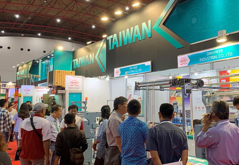 貿協29日將率團赴「2023年印尼紡織及製衣機械展」，圖為2019年台灣館。